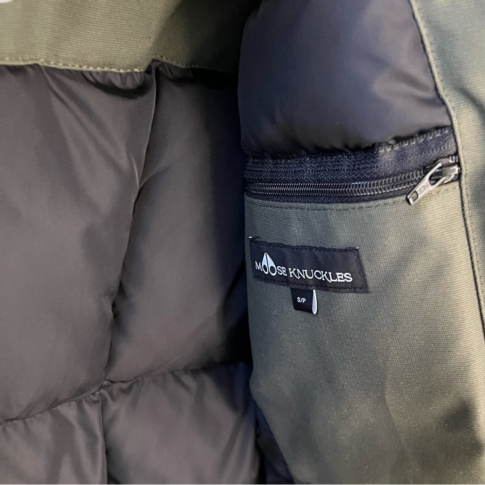 NEW🍉Moose Knuckles Stirling Down Jacket Parka Shearling Trim Green Black Pom - Picture 6 of 15